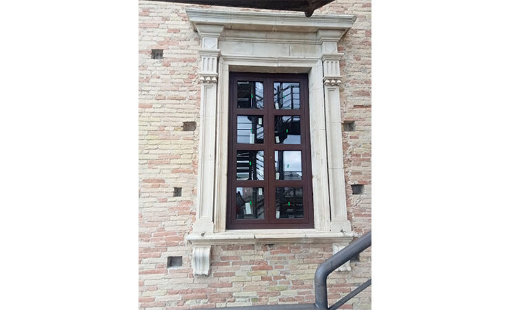 Finestre Apribili in Alluminio per uso esterno – CE